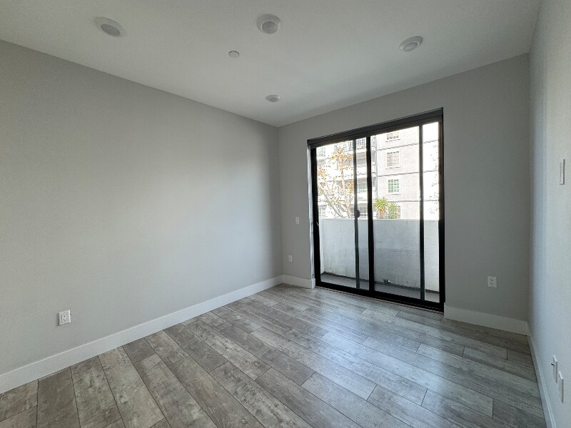 Building Photo - 4383 N Sepulveda Blvd