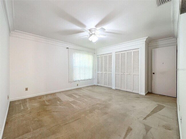 Building Photo - 3 bedroom 2 bath home with solar panels, workshop, large backyard and Florida Room!