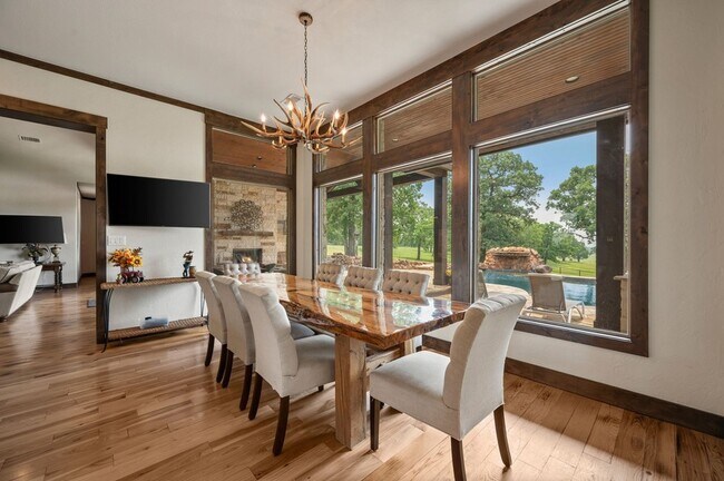 Building Photo - 248 Howard Rd