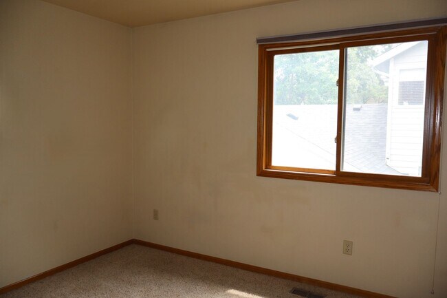 Building Photo - Room to Grow – 4 Bedrooms + Finished Basement