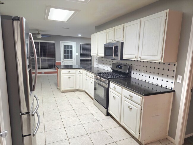 Building Photo - 506 Birch Hill Dr