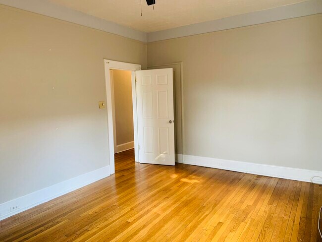 Building Photo - 86 W 34th St.