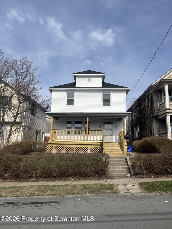 Building Photo - 1139 Sanderson Ave