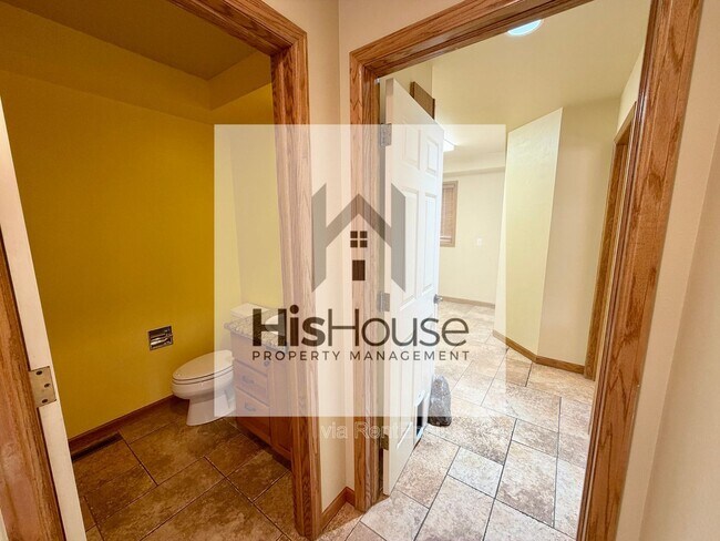 Building Photo - 2318 45th Ave