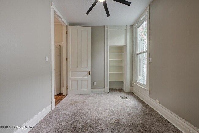 Building Photo - 1422 Highland Ave