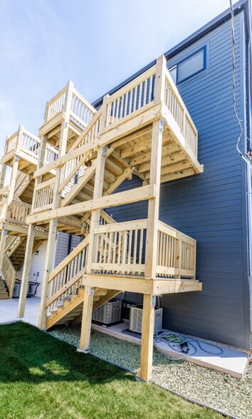 Building Photo - 6050 S Eberhart Ave