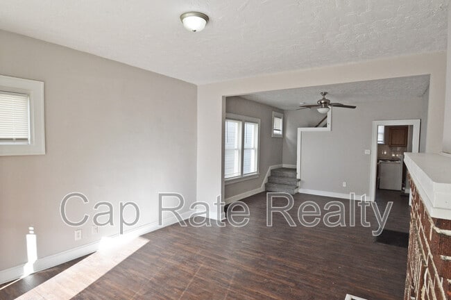 Building Photo - 616 S Ogden Ave