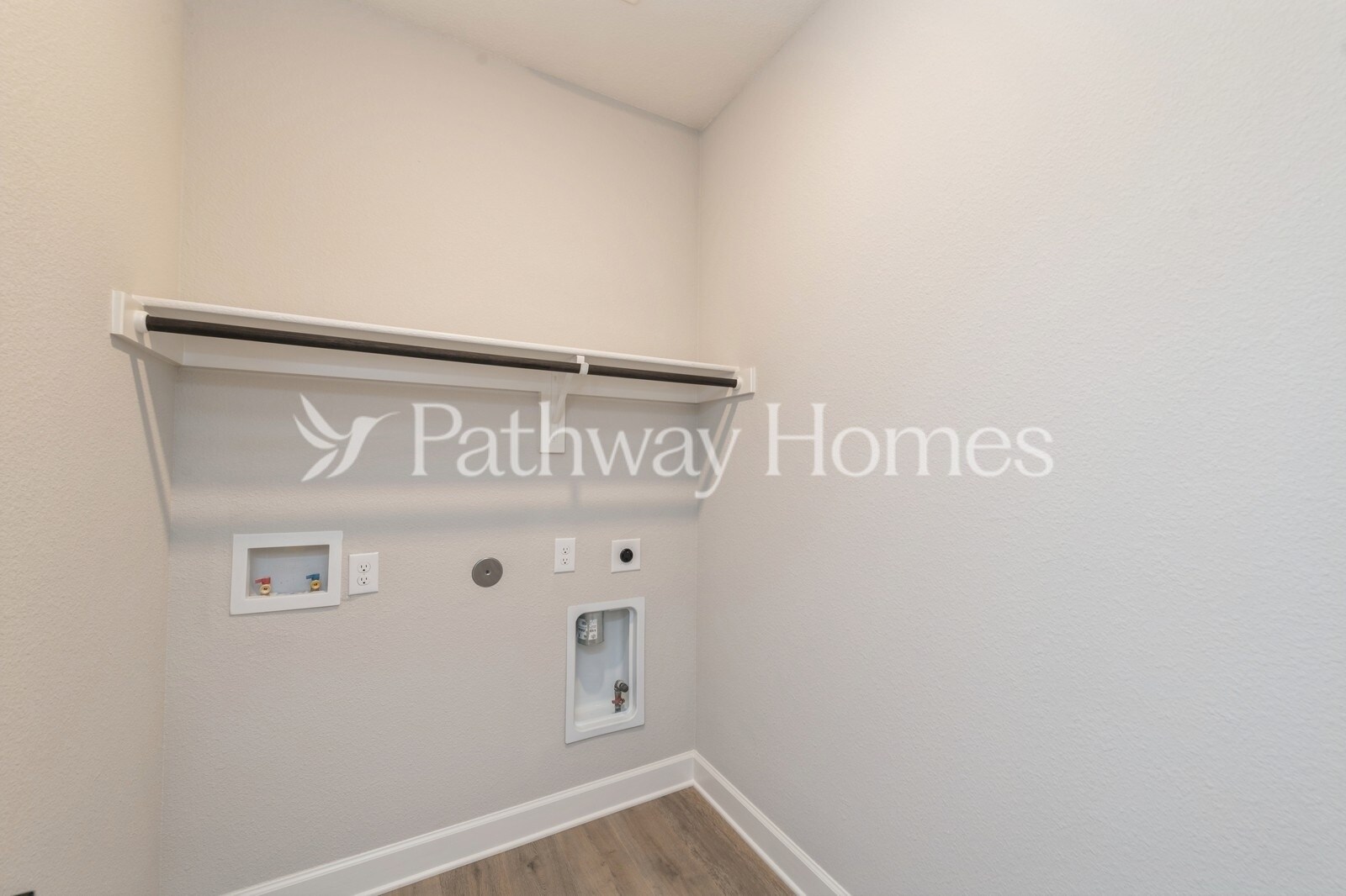 Building Photo - 624 Brookside Dr