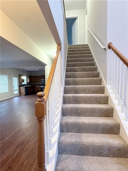 Building Photo - 82 Kennedy Ct