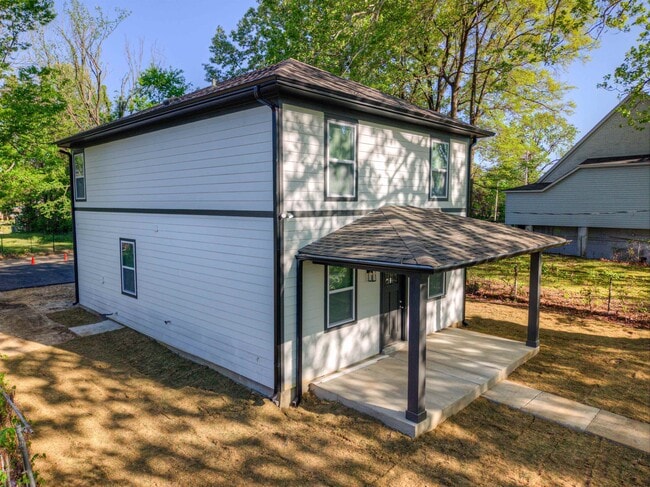 Building Photo - 903 Orphanage Ave