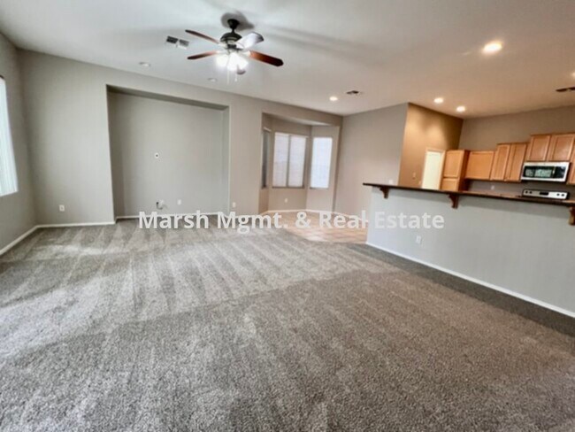 Building Photo - Beautiful 3 bedroom + den home in Gilbert ...