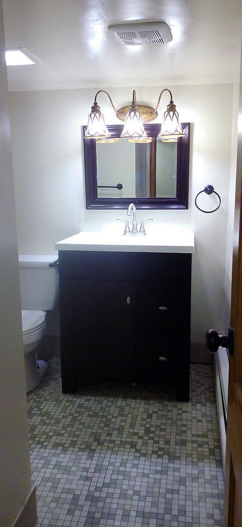Building Photo - AVAILABLE 7/1/26 - Beautiful 5 Bedroom Sin...