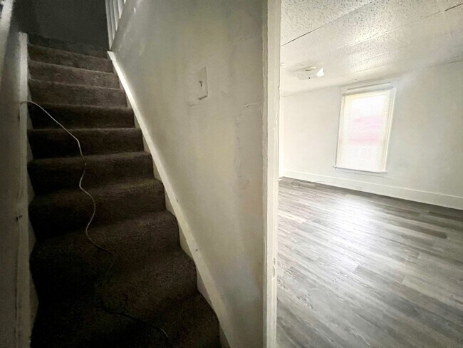 Building Photo - 40-42 Seminole Avenue