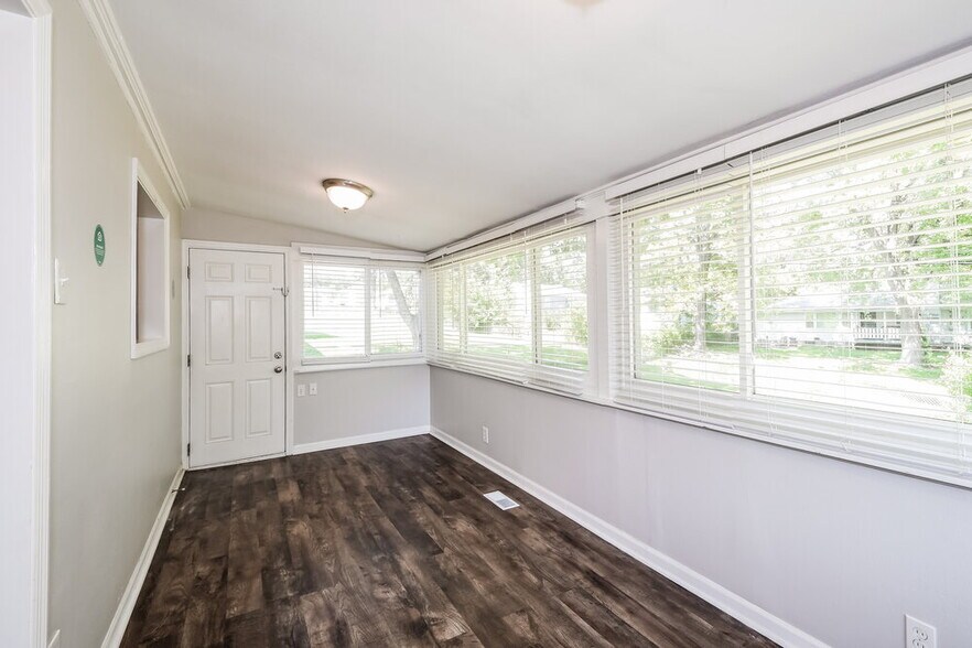 Building Photo - 1413 Corinth Dr