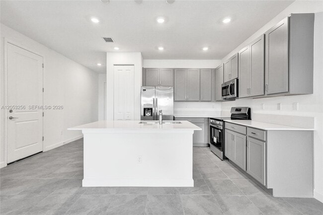 Building Photo - 3783 Harborside Ave