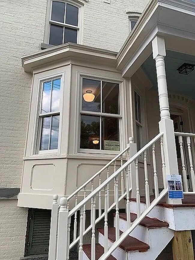 Building Photo - 150 Lander St