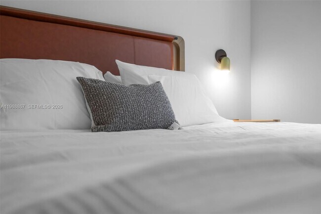 Building Photo - 601 N Miami Ave