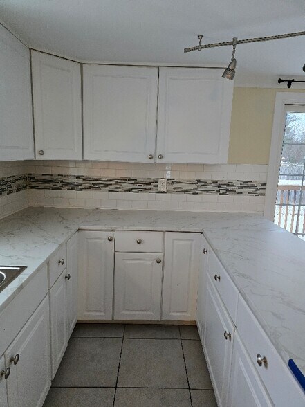 Building Photo - 4435 Clifford Rd