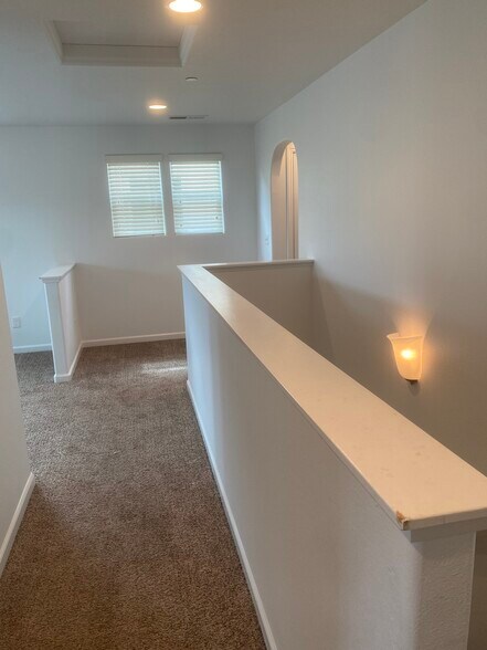 Building Photo - 7045 N Harmony Dr