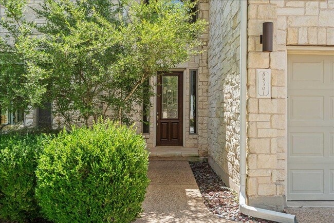 Building Photo - 5301 Deerwood Ln