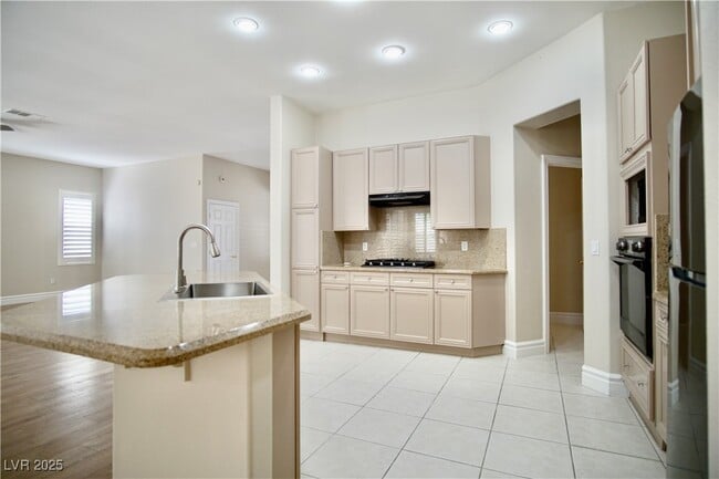 Building Photo - 66 Sunset Bay St