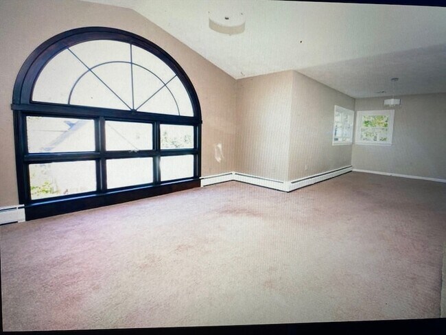 Building Photo - 288 Vane St