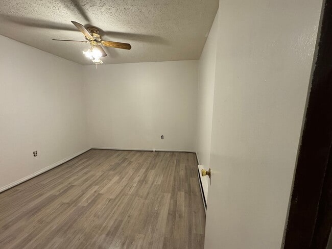Building Photo - 602 Oak Grove Rd