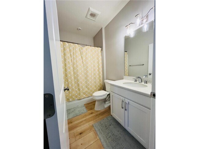 Building Photo - 1935 Mulberry Ln