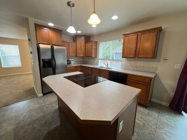 Building Photo - Large Four-Bedroom Home in the Heart of PO! Available for Rent NOW!