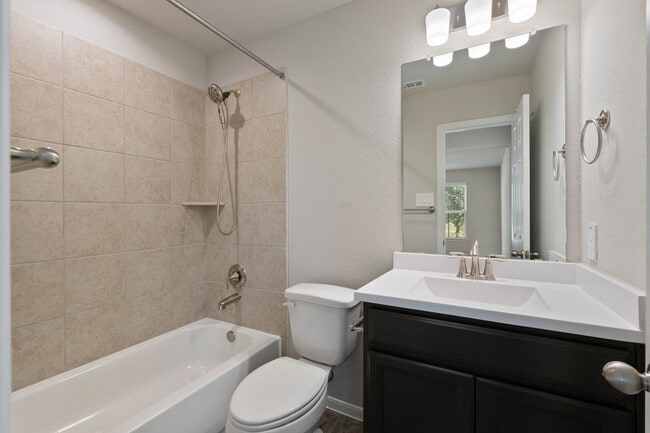 Building Photo - 914 Golden Willow Ln