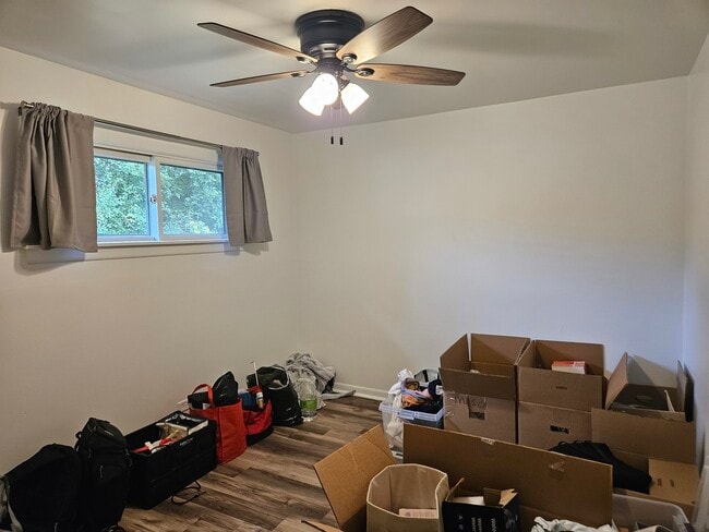 Building Photo - 4N055 Robbie Ln