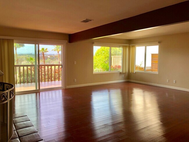 Building Photo - 31440 Club Vista Ln