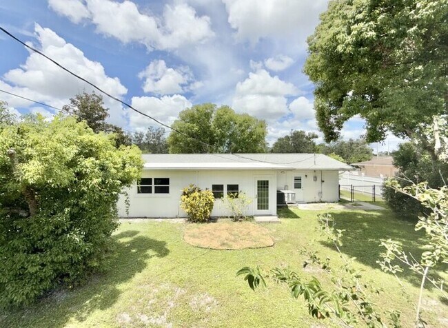 Building Photo - 4149 Prudence Dr