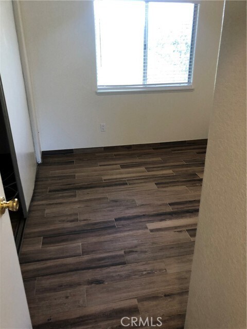 Building Photo - 1033 W King St