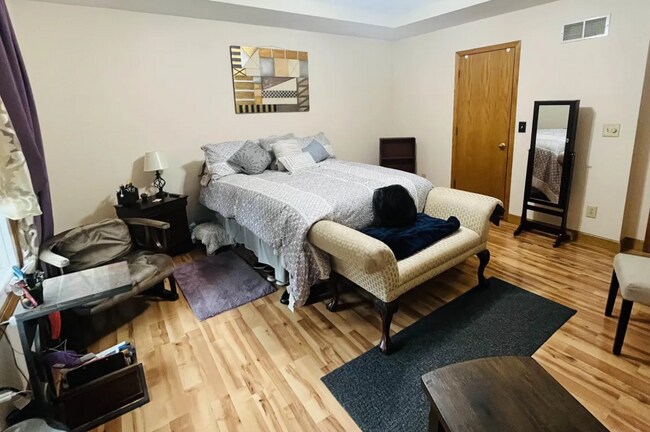 Building Photo - LOOK AT THIS GEM!  Schedule A Tour Today!!