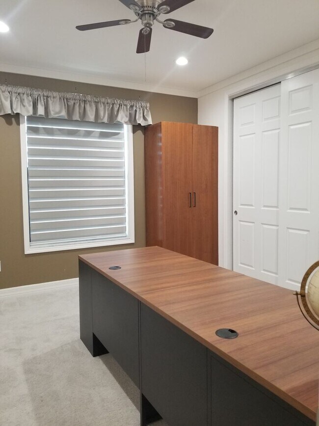 Building Photo - 11651 Oakwood Preserve Pl