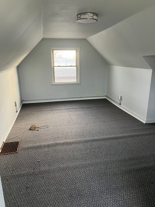 Building Photo - Check out this remodeled 2 bedroom house