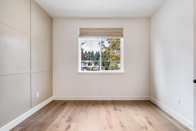 Building Photo - 1980 Bent Tree Pl