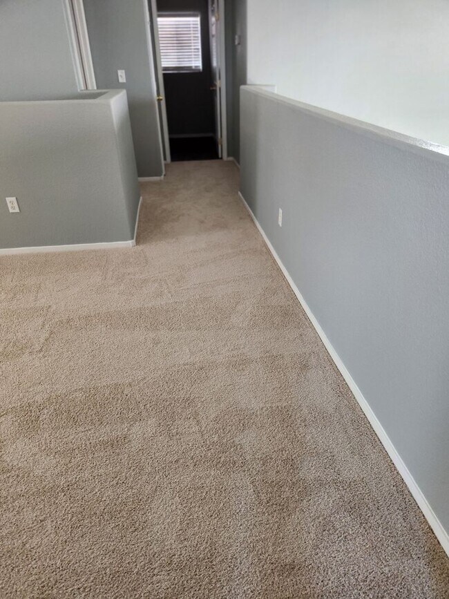 Building Photo - North Las Vegas Upgraded 4 Bedroom!