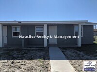 Building Photo - 5012 Collins St