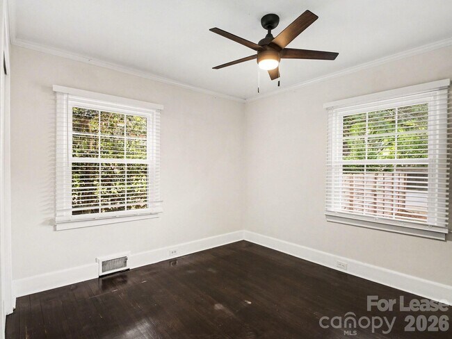 Building Photo - 782 Union St S