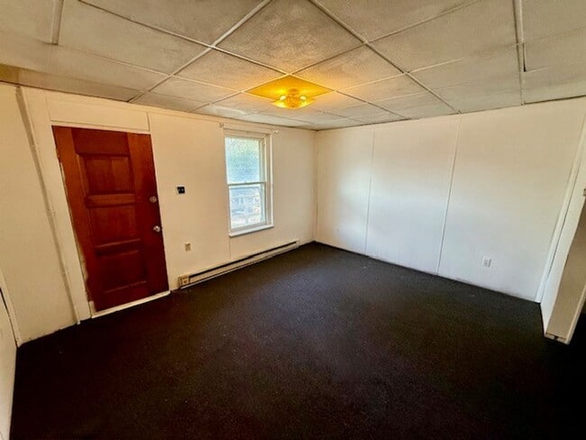 Building Photo - 3 bedroom 1 bathroom