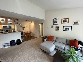 Building Photo - 1 Bed 1 Bath - Harbor House Condominiums
