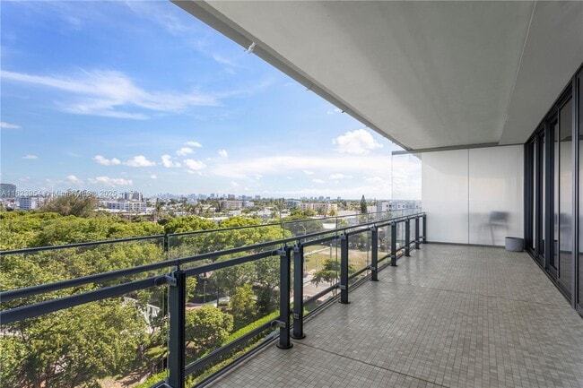 Building Photo - 8701 Collins Ave