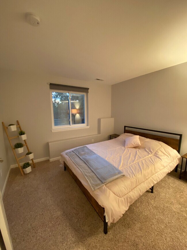 Building Photo - 5494 S Picadilly St