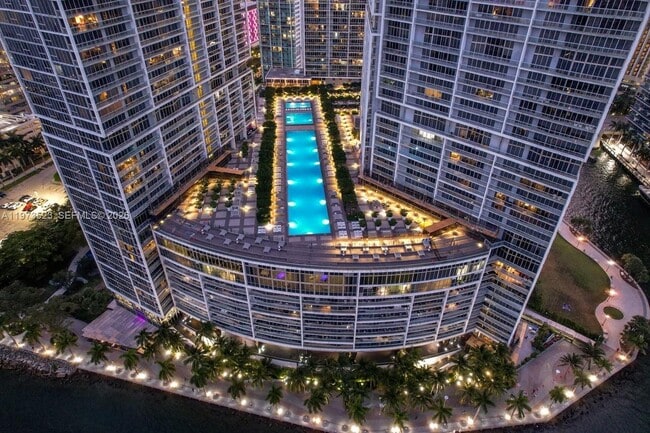 Building Photo - 465 Brickell Ave