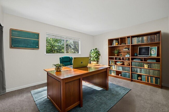 Building Photo - Charming 3-Bed / 2-Bath Retreat on Over an Acre in Sebastopol