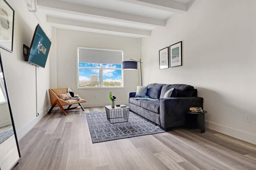 Building Photo - 1300 Collins Ave