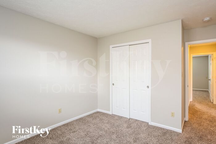 Building Photo - 10290 Stillwell Dr