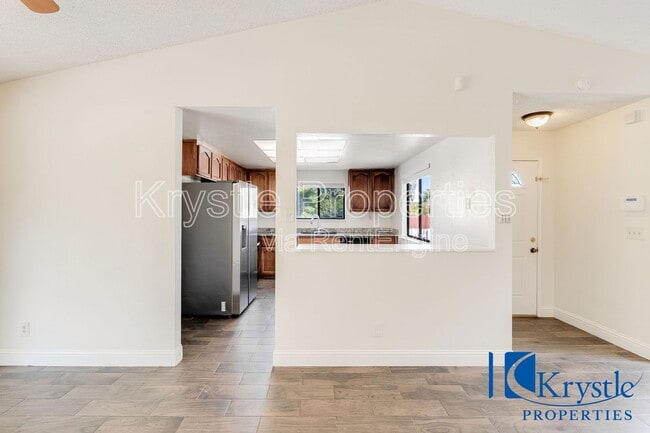 Building Photo - 1366 Matthew Dr